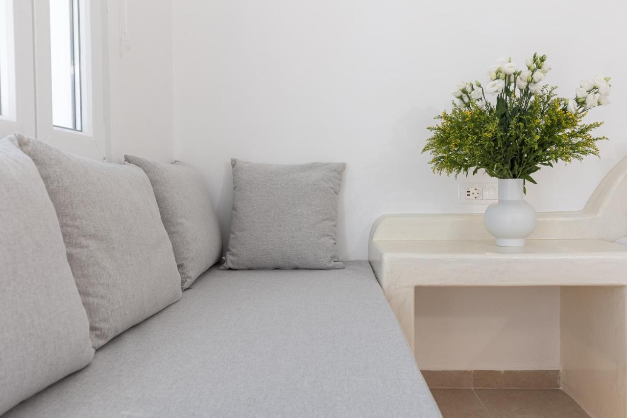 Theophrasti Suites Foinikiá エクステリア 写真