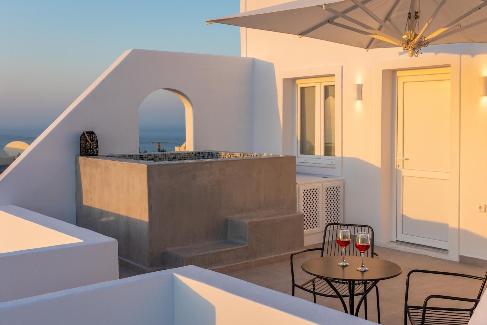 Theophrasti Suites Foinikiá エクステリア 写真