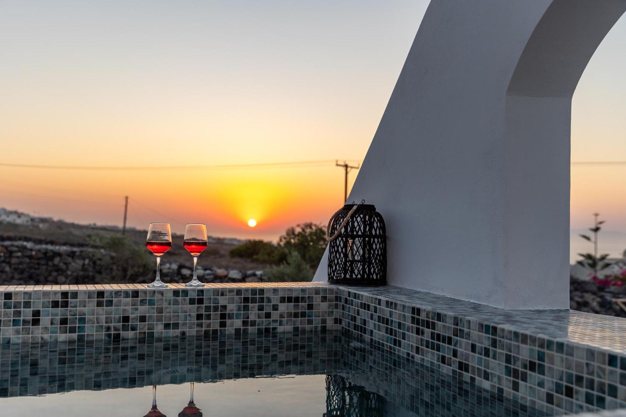 Theophrasti Suites Foinikiá エクステリア 写真
