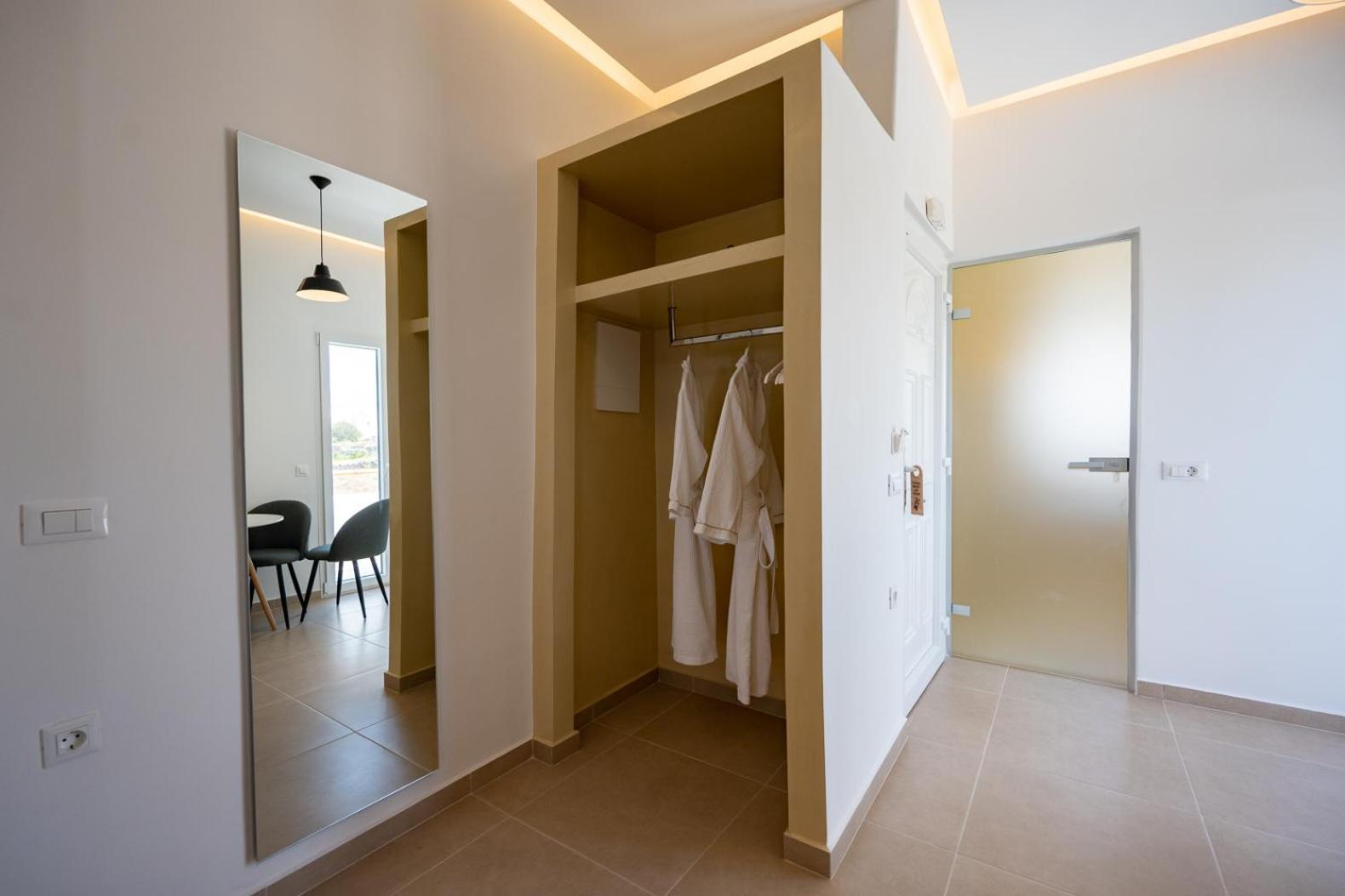 Theophrasti Suites Foinikiá 部屋 写真