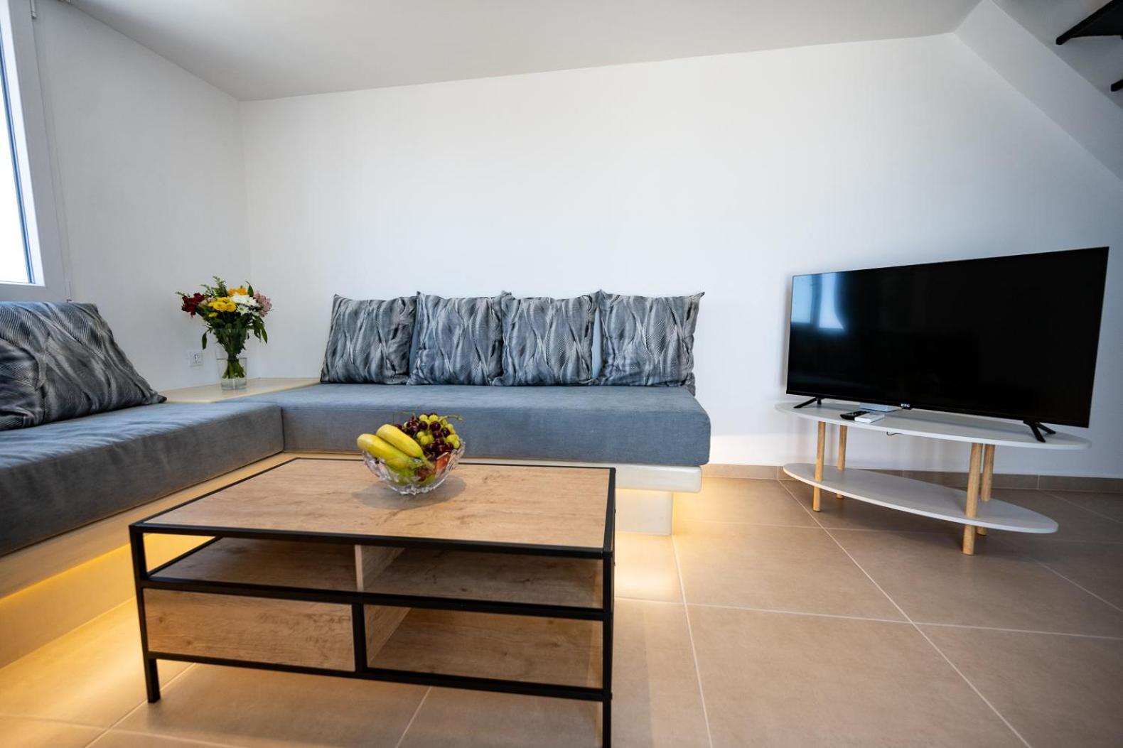 Theophrasti Suites Foinikiá 部屋 写真