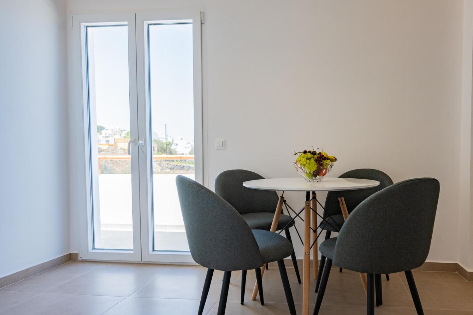Theophrasti Suites Foinikiá エクステリア 写真